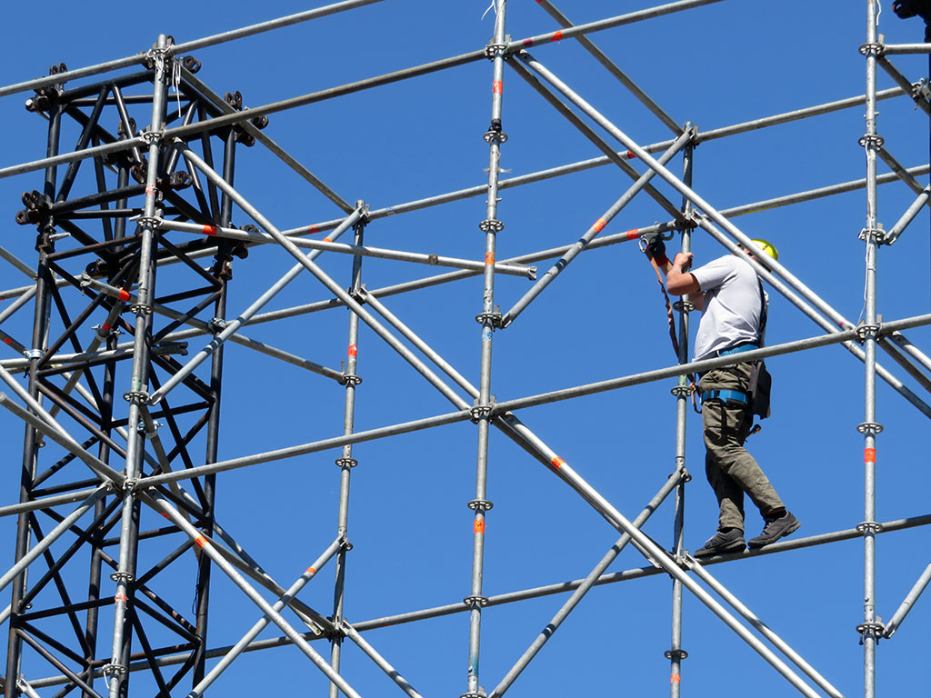 Verhuurbedrijf voor stellingen met zelfplaatsing